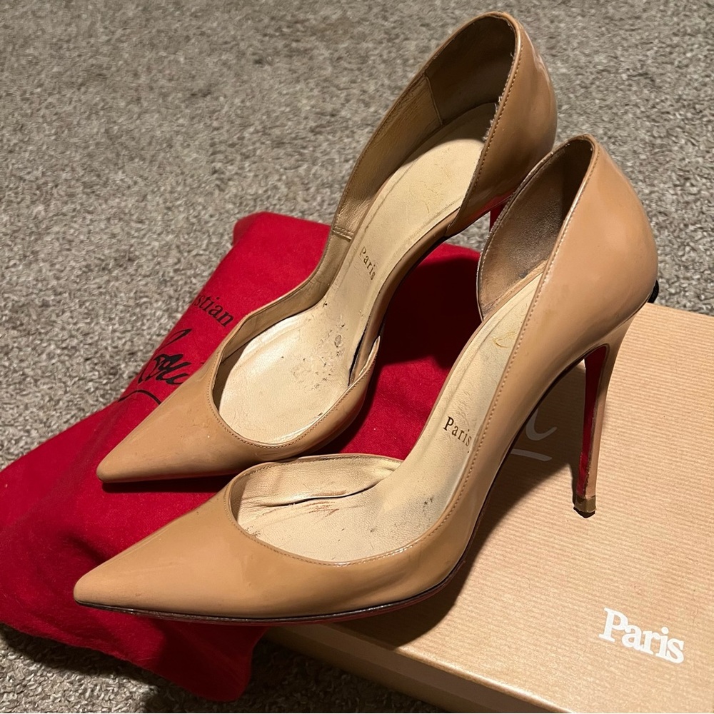 Christian Louboutin 38.5/8 Iriza 100 nude patent heels